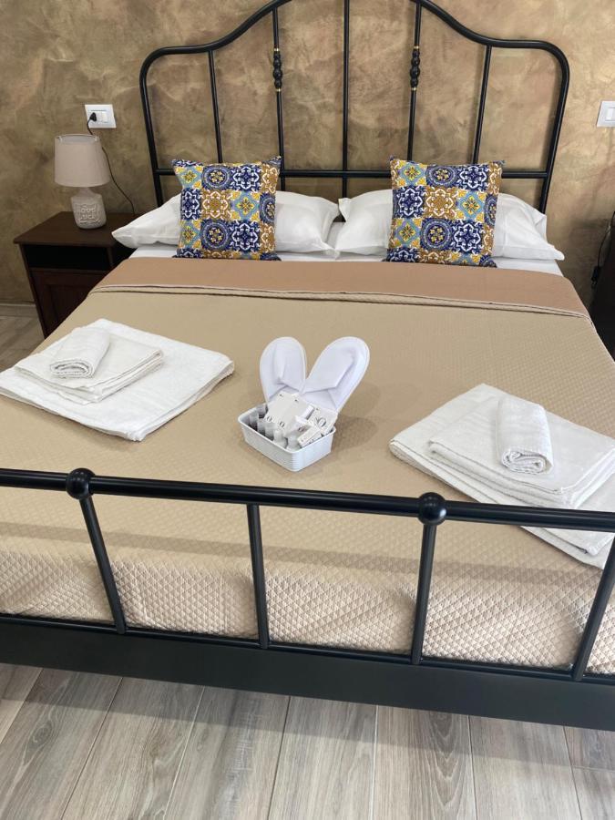 Bed and Breakfast Maryam23 Syracuse Екстер'єр фото