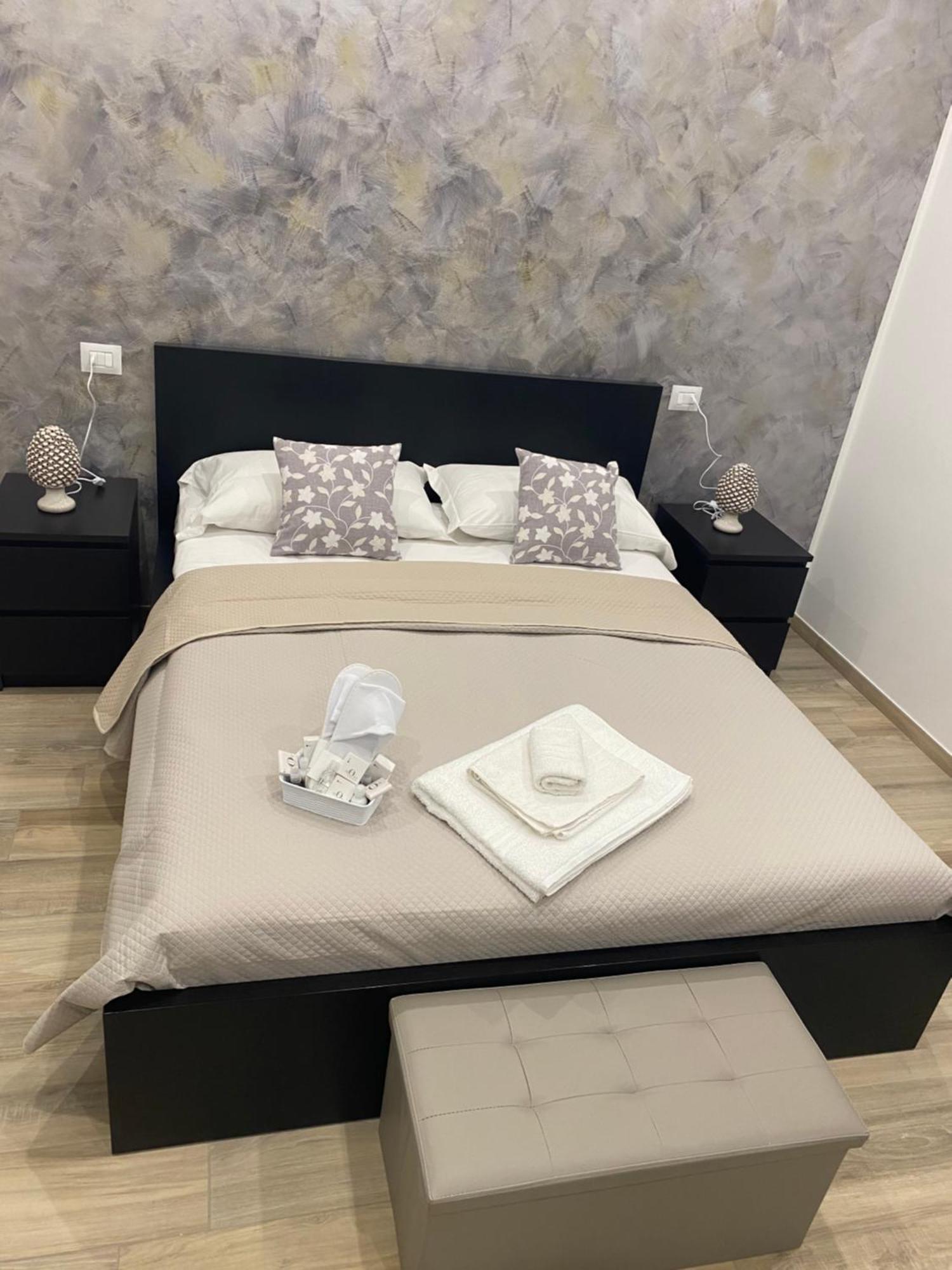 Bed and Breakfast Maryam23 Syracuse Екстер'єр фото